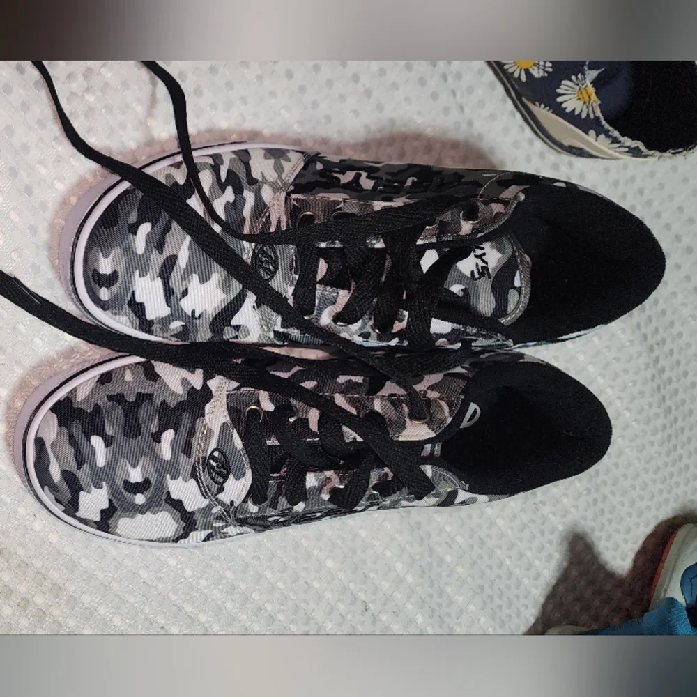 HEELYS EUC YOUTH MEN UNISEX SZ 8 PRO 2 BLKGREY CAMMO HEELY SNEAKERS SHOES